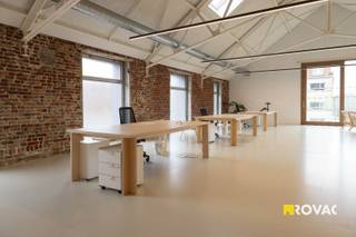 Werk in een historisch pand met moderne voorzieningen, midden in Izegem en perfect bereikbaar voor klanten én medewerkers.Ontdek Atelier 12, een...