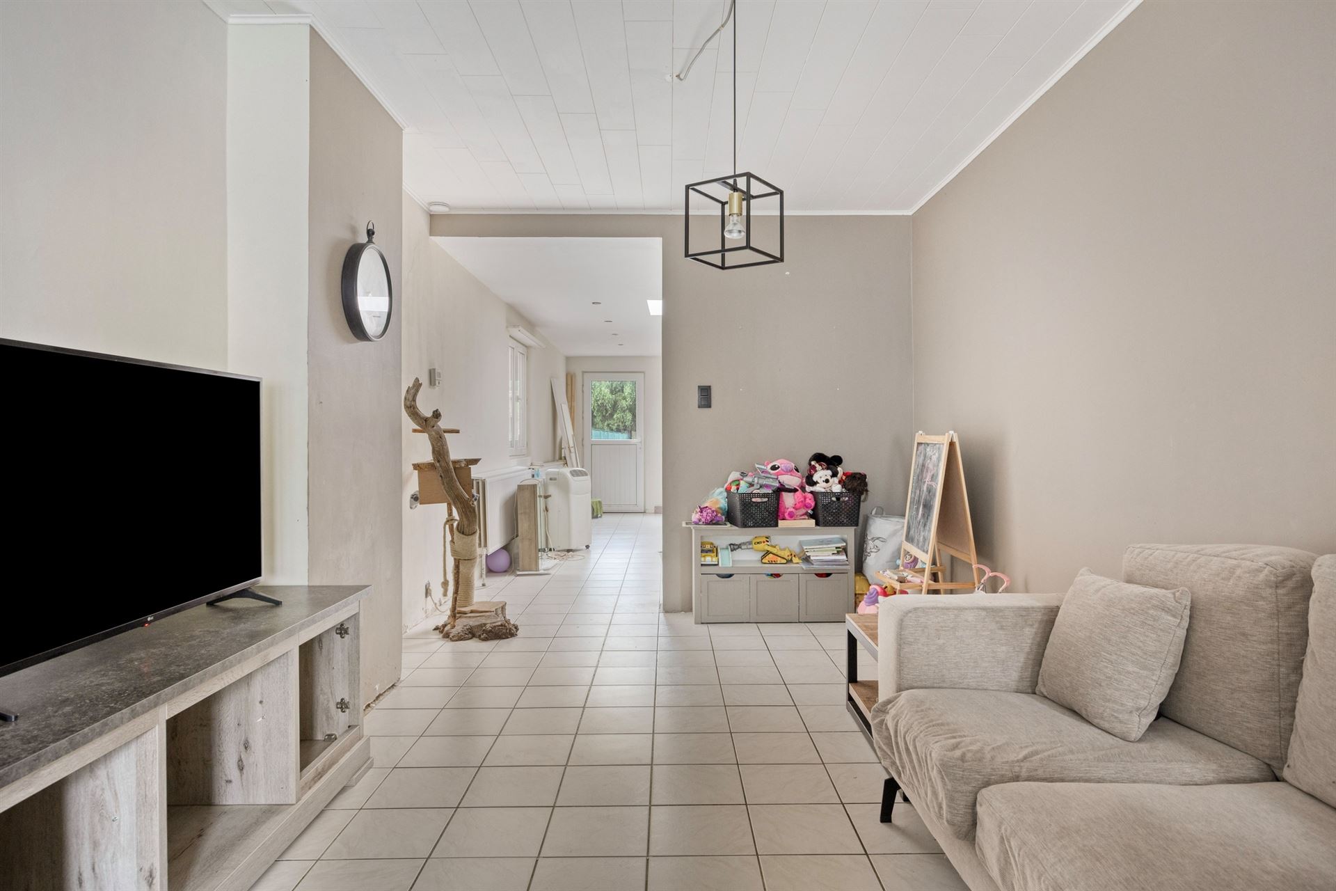 Woning met 4 slaapkamers en tuin.  - foto 5