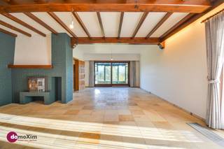 Charming, spacious family home near the center of Haacht Discover this charming and solid home that perfectly combines space, cosiness and potential...