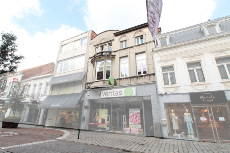 Ruim duplex appartement te huur in het hart van Roeselare - foto 2