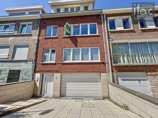 Opgefrist Appartement met 2 slaapkamers, terras en gemeenschappelijke tuin te Wezembeek-Oppem, uiterst goede locatie, dichtbij openbaar...