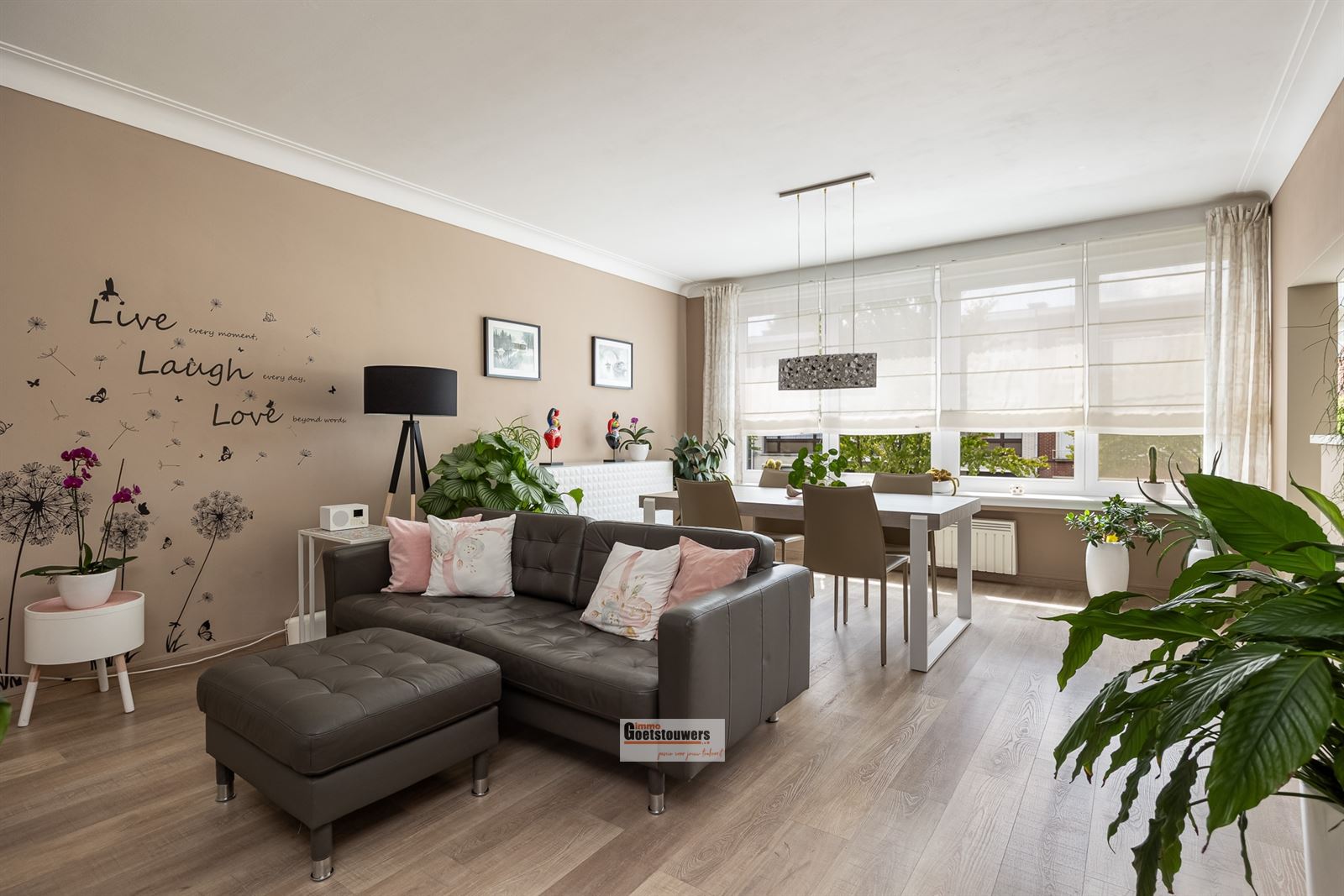 Apartment for sale in Wilrijk with 2 bedrooms - photo 2