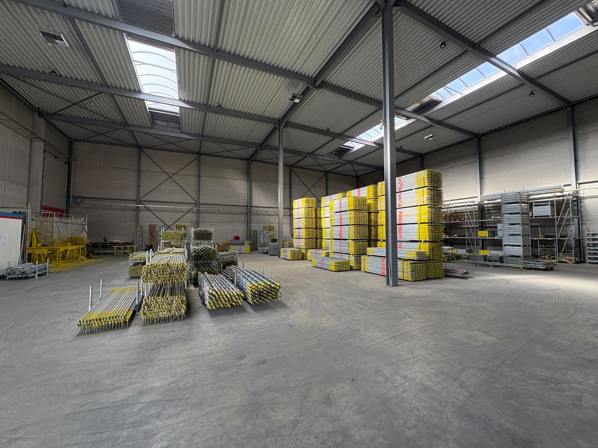 Magazijn van ca. 1.330 m² met laadkade in Evergem - foto 4