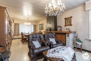 U kunt een BOD uitbrengen op deze woning, rekening houdend met de AANVANGSPRIJS van € 290.000,00 , elk hoger BOD wordt voorgelegd aan de eigenaars...