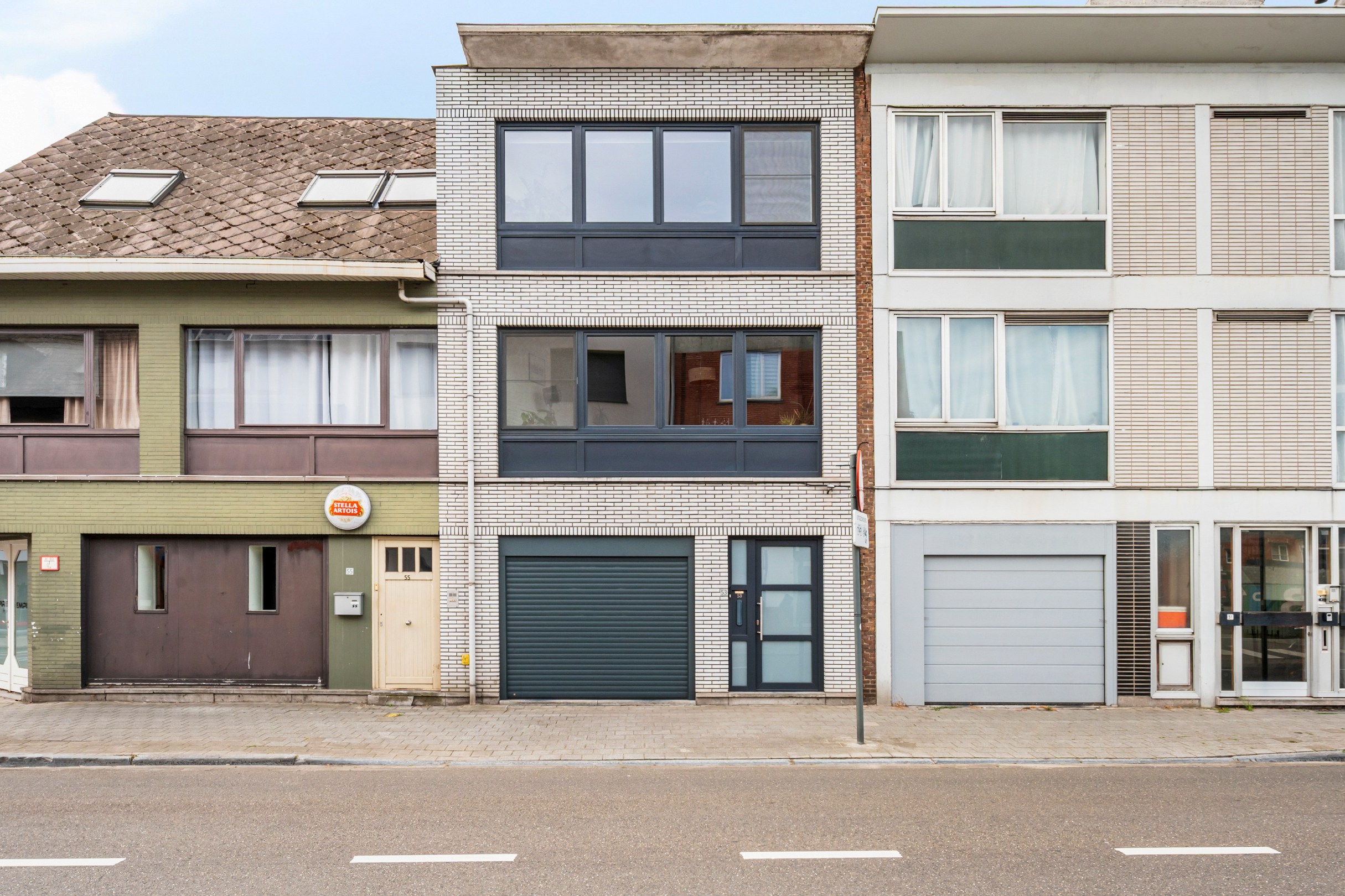 Characterful bel-étage apartment with 2 bedrooms and a garage. - photo 3