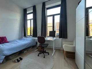 **Vraag uw bezoek aan**Nabij de Leuvense Vismarkt, in een zijstraatje van de uiterst gezellige Mechelsestraat kan je de Penitentienenstraat vinden...