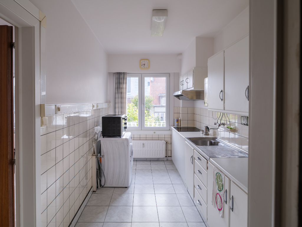 Ruim appartement (115 m² BVO) met 3 volwaardige slaapkamers en twee buitenruimtes nabij station Gent-Sint-Pieters. - photo 4