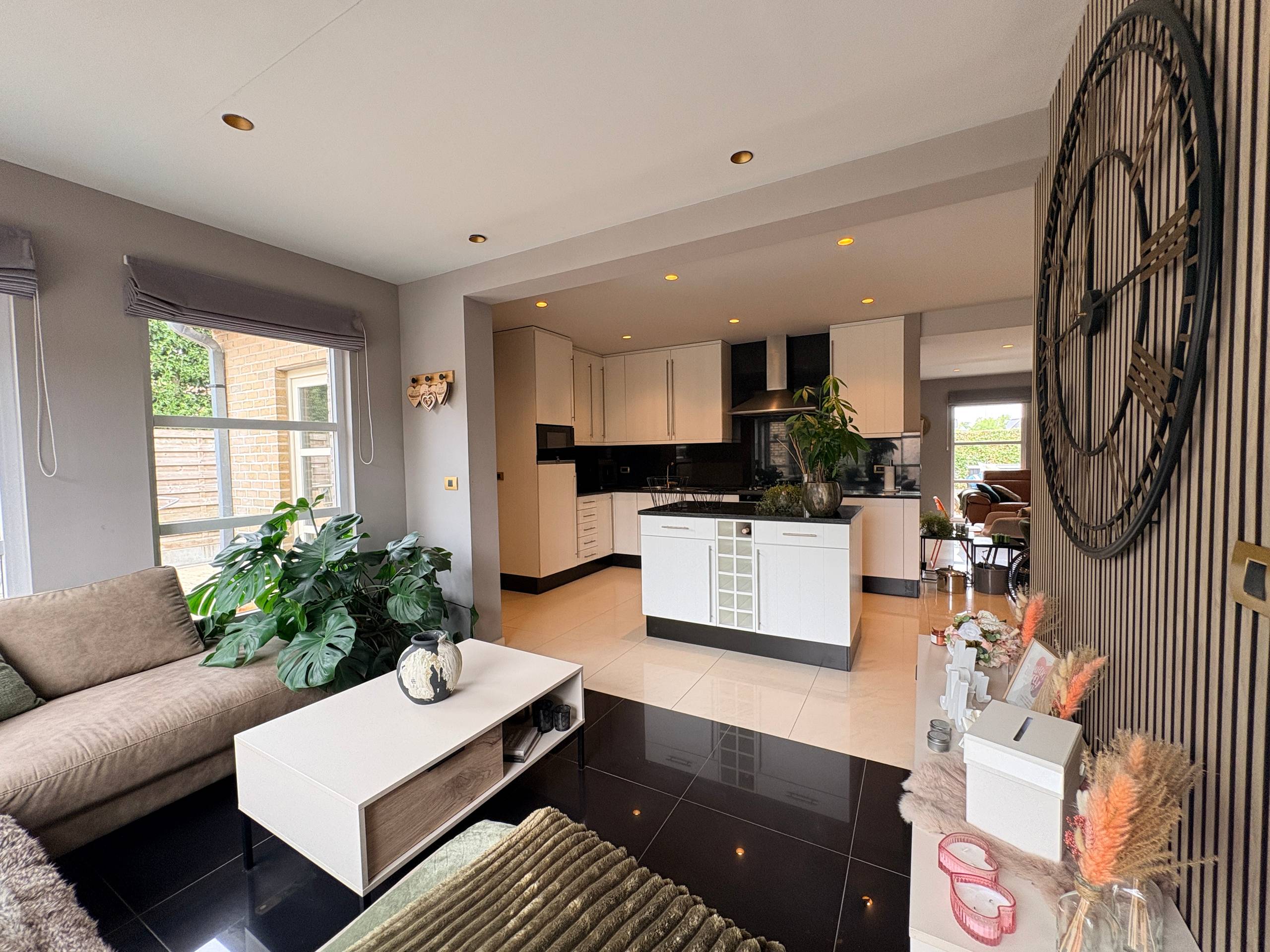 Kachtem - Ruime woning met 5 slpkmrs en praktijkruimte - foto 4