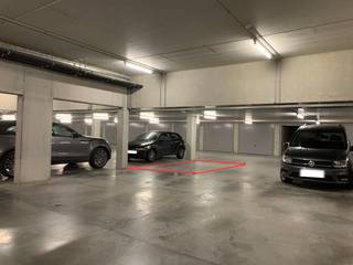 Staanplaats te huur te Oostende in een afgesloten parkeercomplex gelegen in het Militair Hospitaal. Afmetingen: 5m x 2,4 m Op zoek naar...