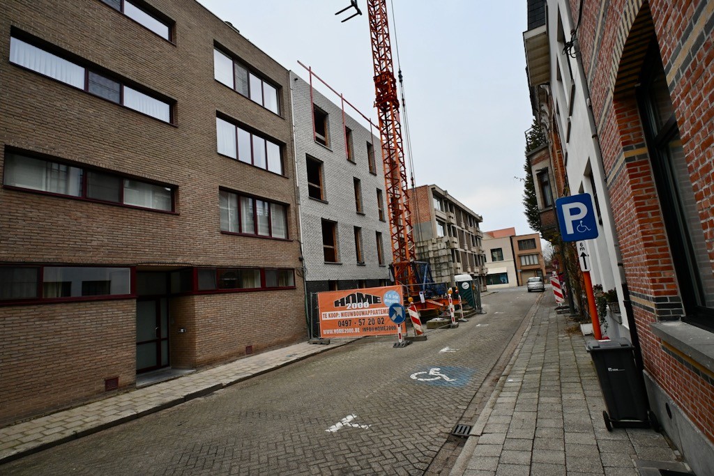 Dakappartement met 2 slaapkamers op de derde verdieping ! - foto 3