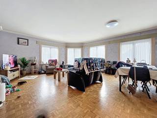 UNIEKE INVESTERINGSKANS: INSTAPKLAAR APPARTEMENTENCOMPLEX IN HET CENTRUM VAN ROESELARE! ZORG VOOR EEN GEGARANDEERDE TOEKOMST MET DEZE UITZONDERLIJKE...