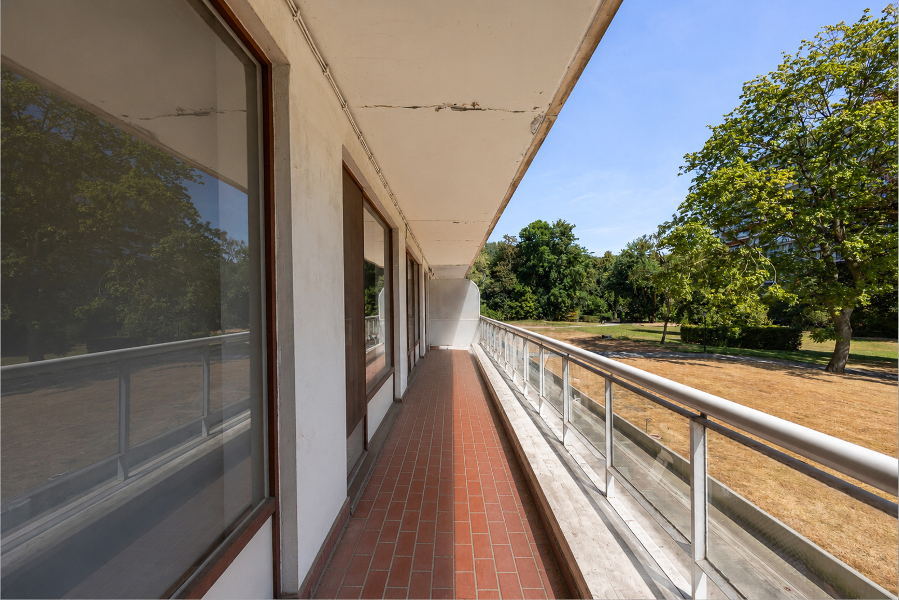 LICHTRIJK APPARTEMENT MET RUIM TERRAS EN 2 SLAAPKAMERS - foto 4