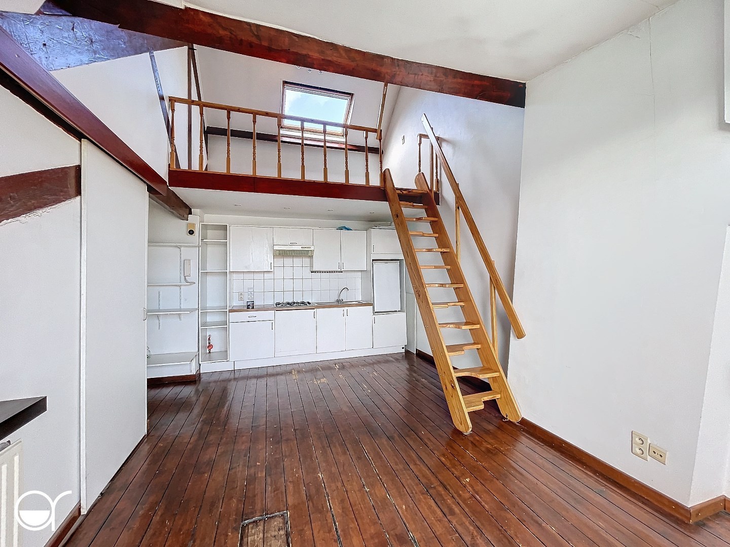 Ongemeubelde duplex-studio in een herenhuis met dakterras - foto 3