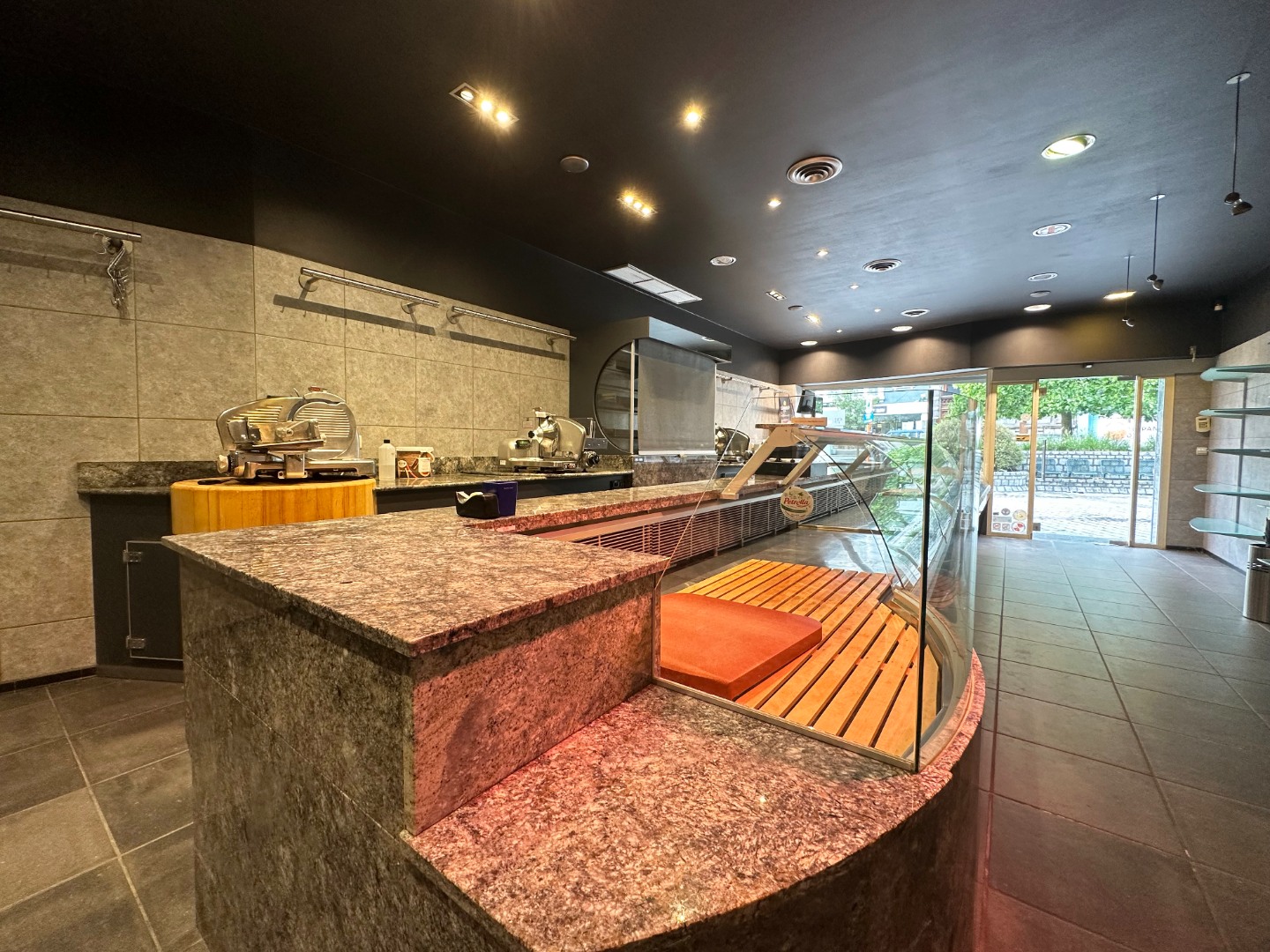 A vendre, espace  commercial avec habitation au centre de Renaix - photo 5