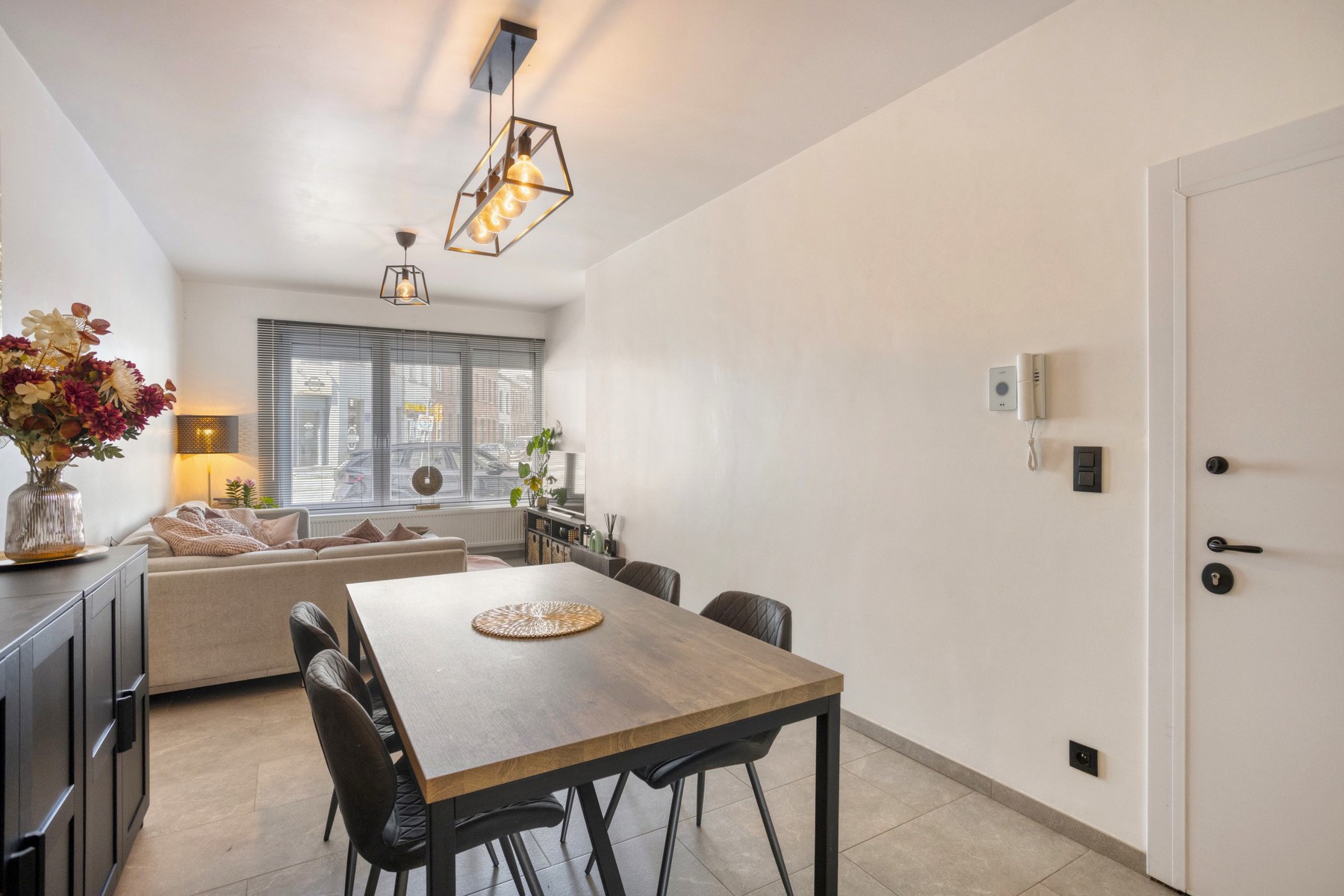 Instapklaar gelijkvloers appartement met tuintje en kelder - foto 5
