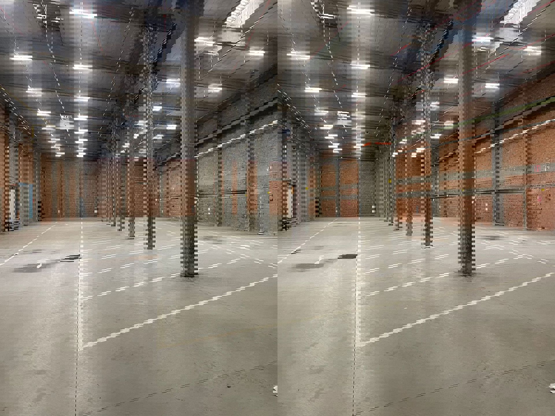 Commercial à louer à Saint-Nicolas - photo 2