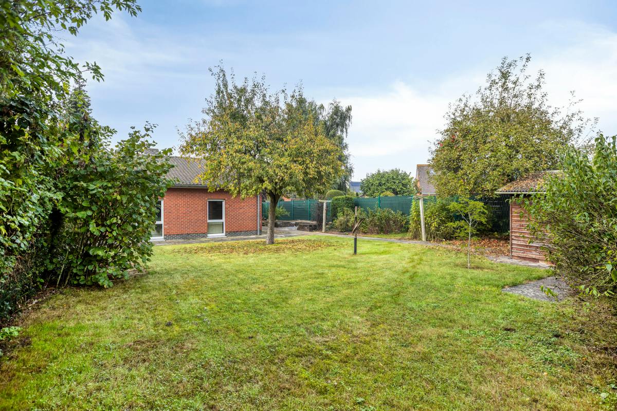 Gelijkvloers huis te koop met 3 slaapkamers, garage en tuin - foto 3