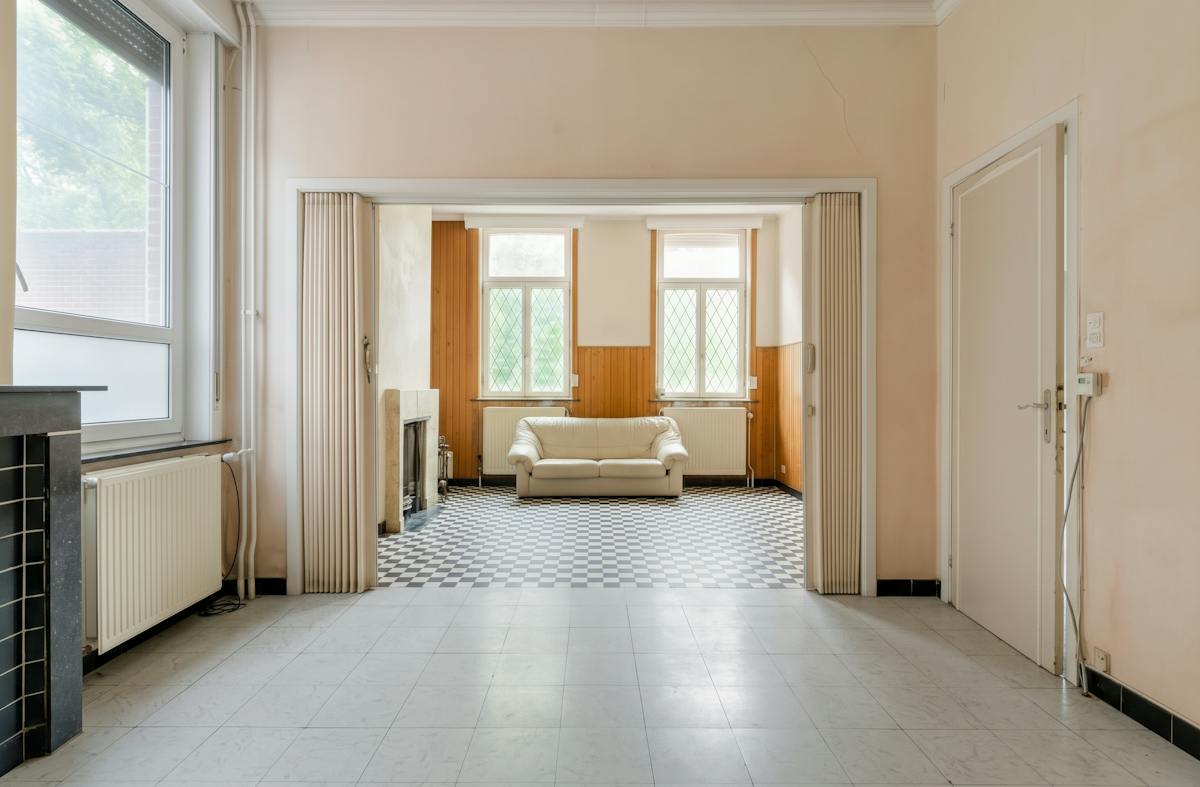 Spacious house (7 bedrooms) on a plot of 1,608 m². - photo 4