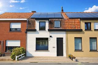 Op zoek naar een energiezuinige woning op een rustige locatie met mooi verzicht? Deze charmante woning, gelegen in het mooie Heuvelland,...