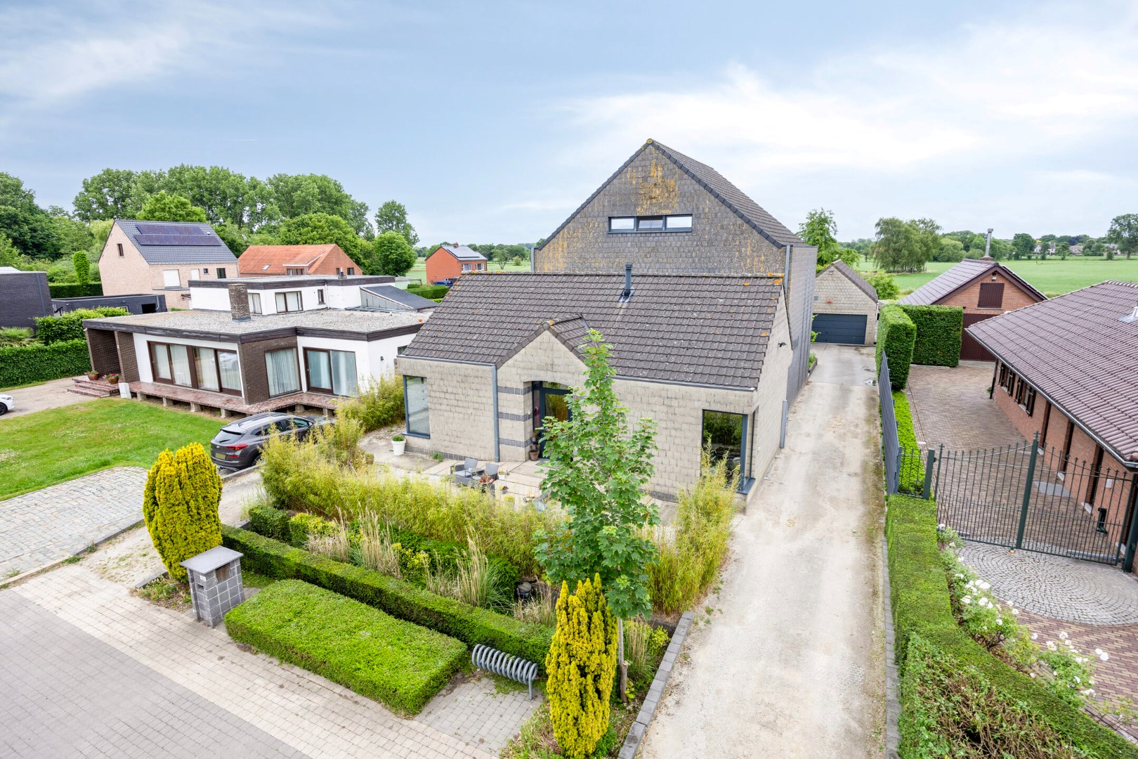 Villa met praktijkruimte op perceel van 1.817m² te Geel - foto 2