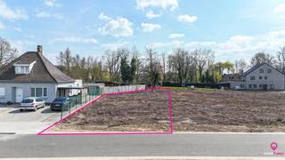 Deze ruime en rustig gelegen bouwgrond heeft een oppervlakte van 6a54 , is gelegen op de Weg naar de Grauwe Steen lot 1, en heeft als...
