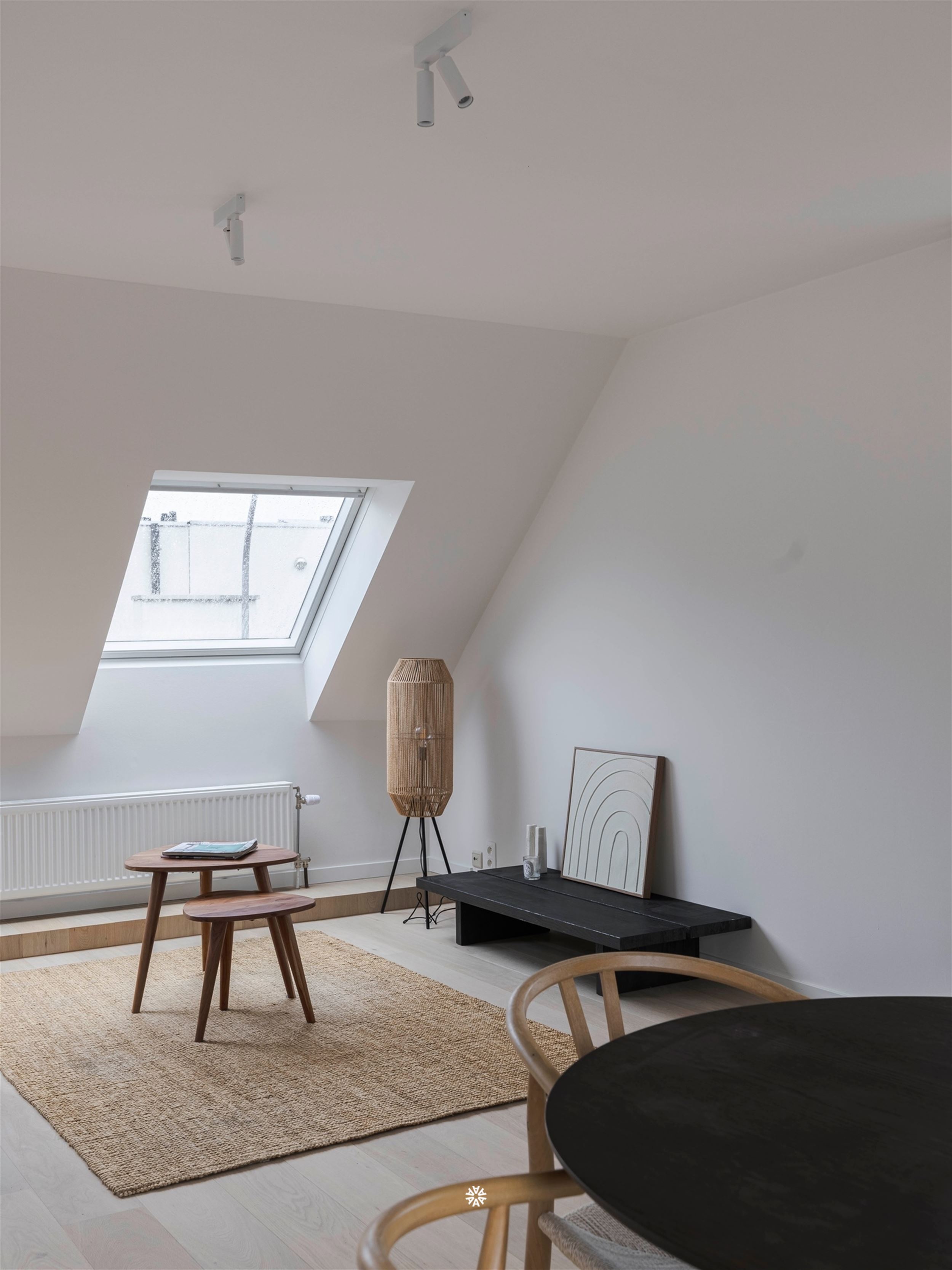 Hoogwaardig gerenoveerd appartement met zuidgericht terras en zicht op het kerkplein - foto 4