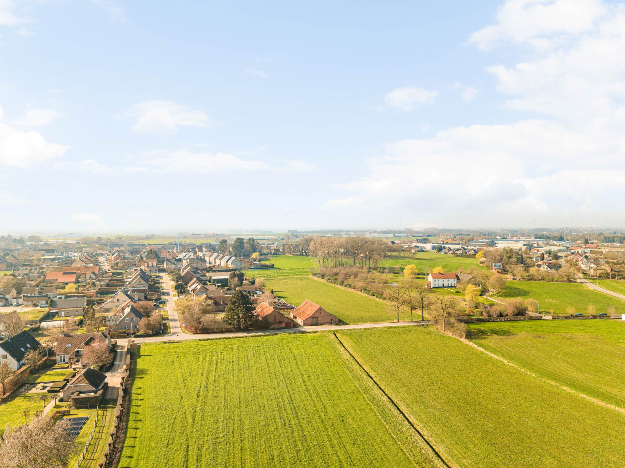 Renovated farmhouse with already renovated barn of 2,340 m² in Hoogstraten! - photo 3