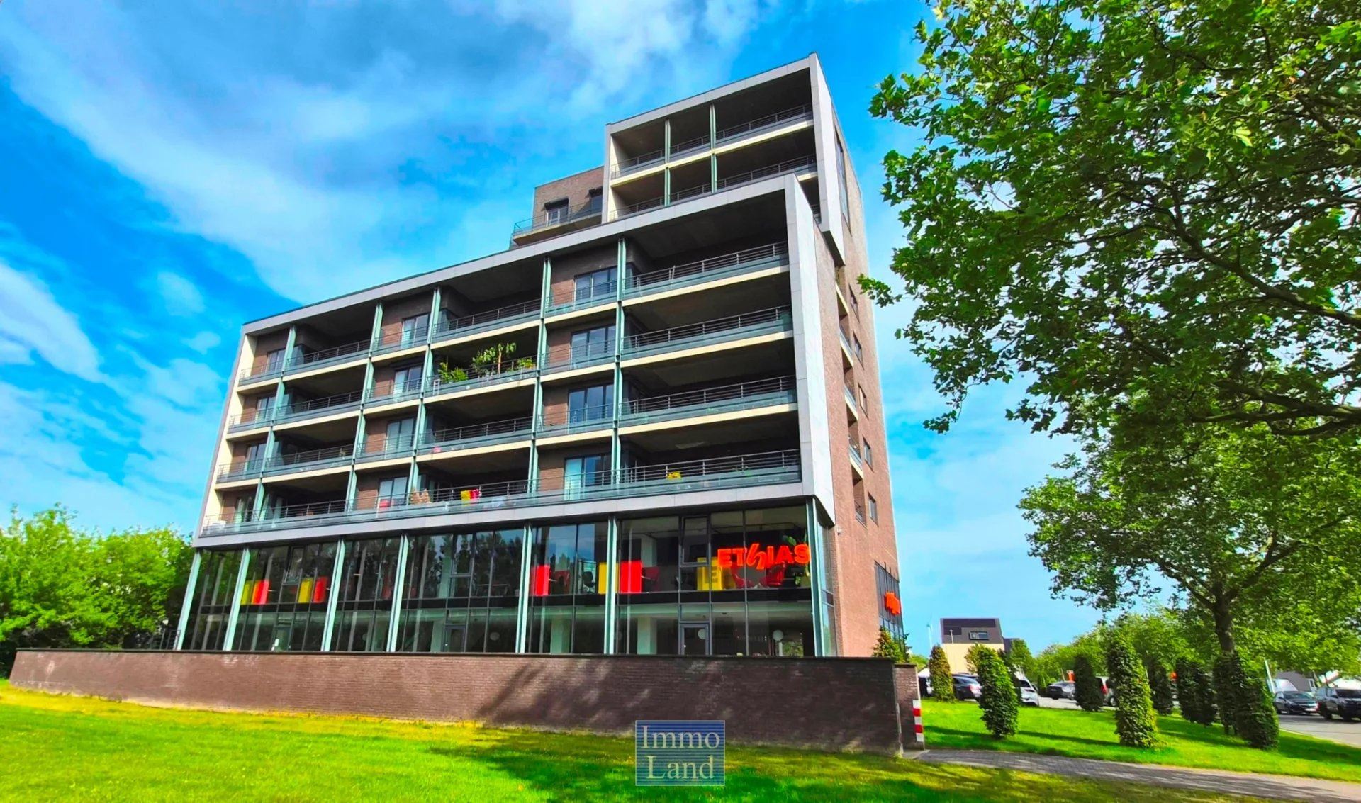 Ruim en energiezuinig appartement van 140 m2 met een groot terras van 40m². - foto 1