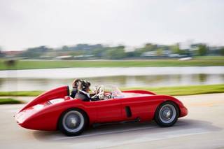 Parkeerplaats goed gelegen in de Leopoldlaan, in het centrum van Knokke. Mogelijkheid voor het parkeren van een wagen van max. 1m75 hoog.