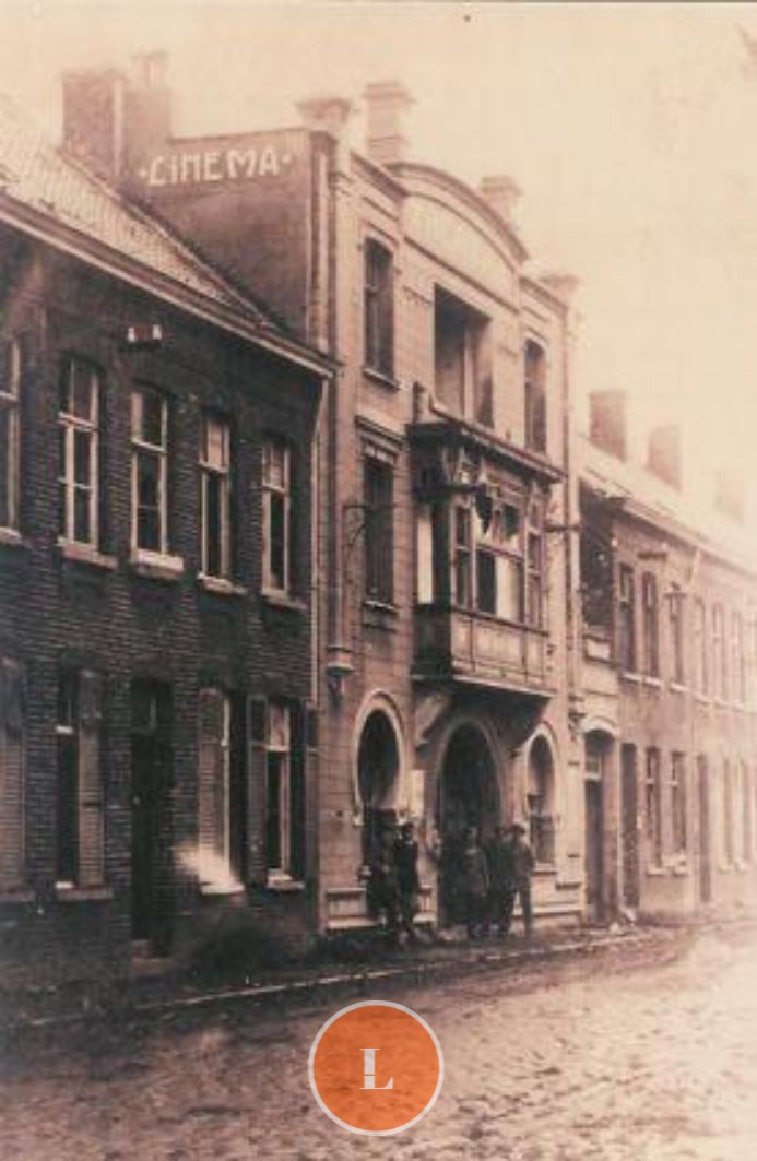 Uniek pand met geschiedenis in hartje Menen, voormalige Cinemazaal Theatre des Familles - photo 2