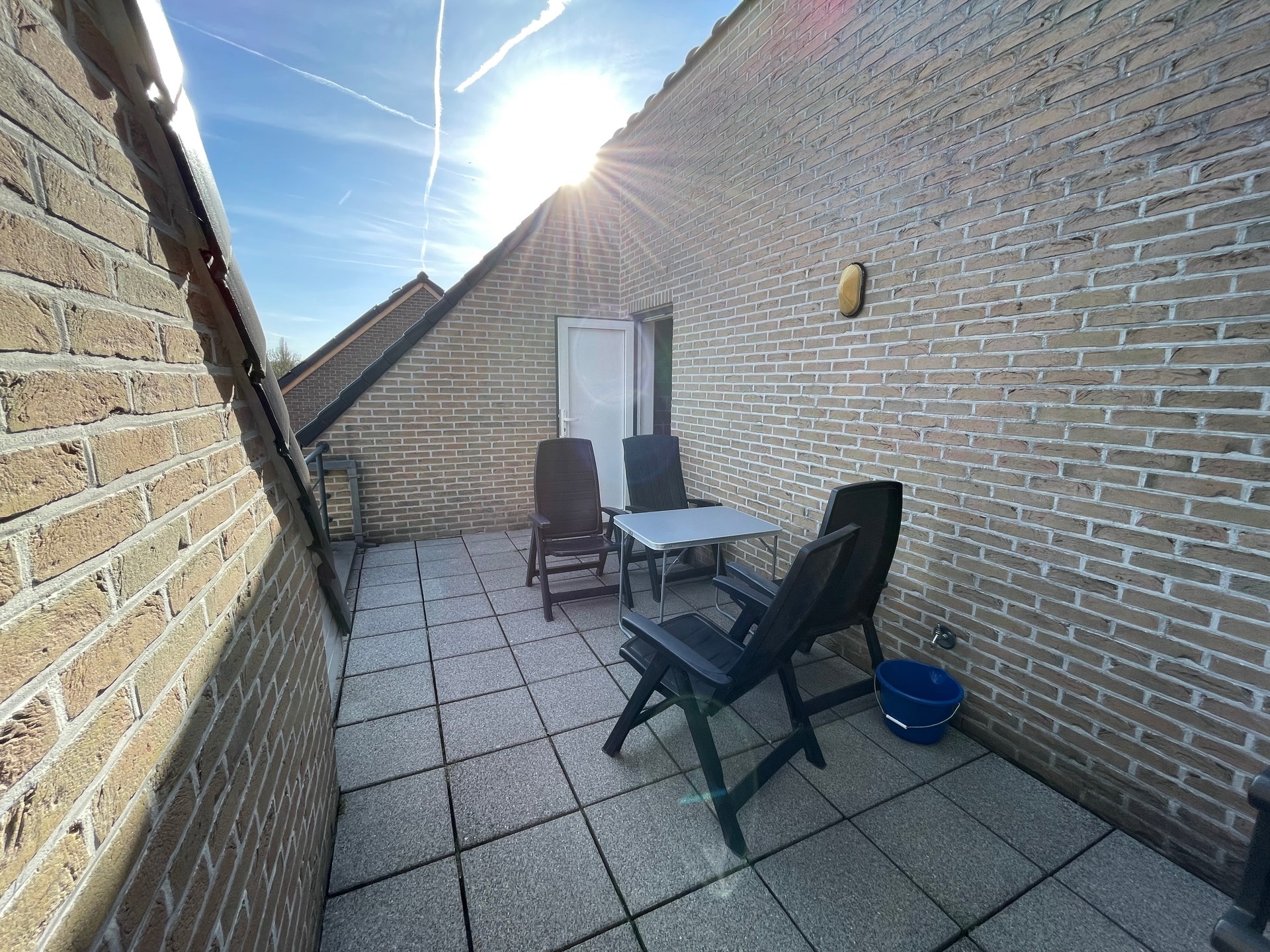 Appartement met groot terras gelegen op tweede verdieping van residentie “De Klaproos”. - foto 5