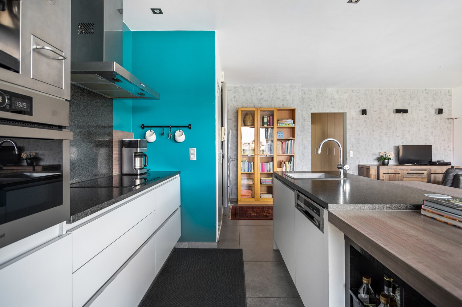 Lichtrijk appartement op de eerste verdieping met terras, kelderberging en gemeenschappelijk zwembad! - foto 4