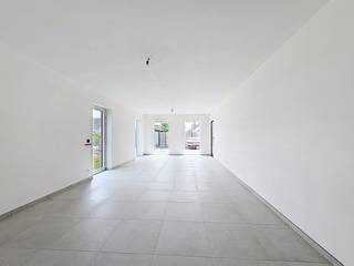 Dit nieuwbouwproject omvat 3 ruime woningen telkens met carport en tuin, gelegen in een rustige woonwijk in Desselgem.Het project omvat 1...