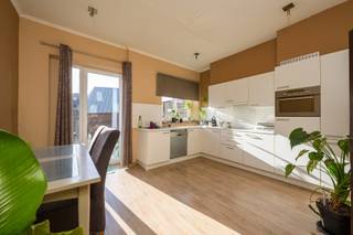 Dit authentieke handelspand met bovengelegen woonst is gelegen op een uitstekende toplocatie in het bruisende centrum van Bree, omringd...
