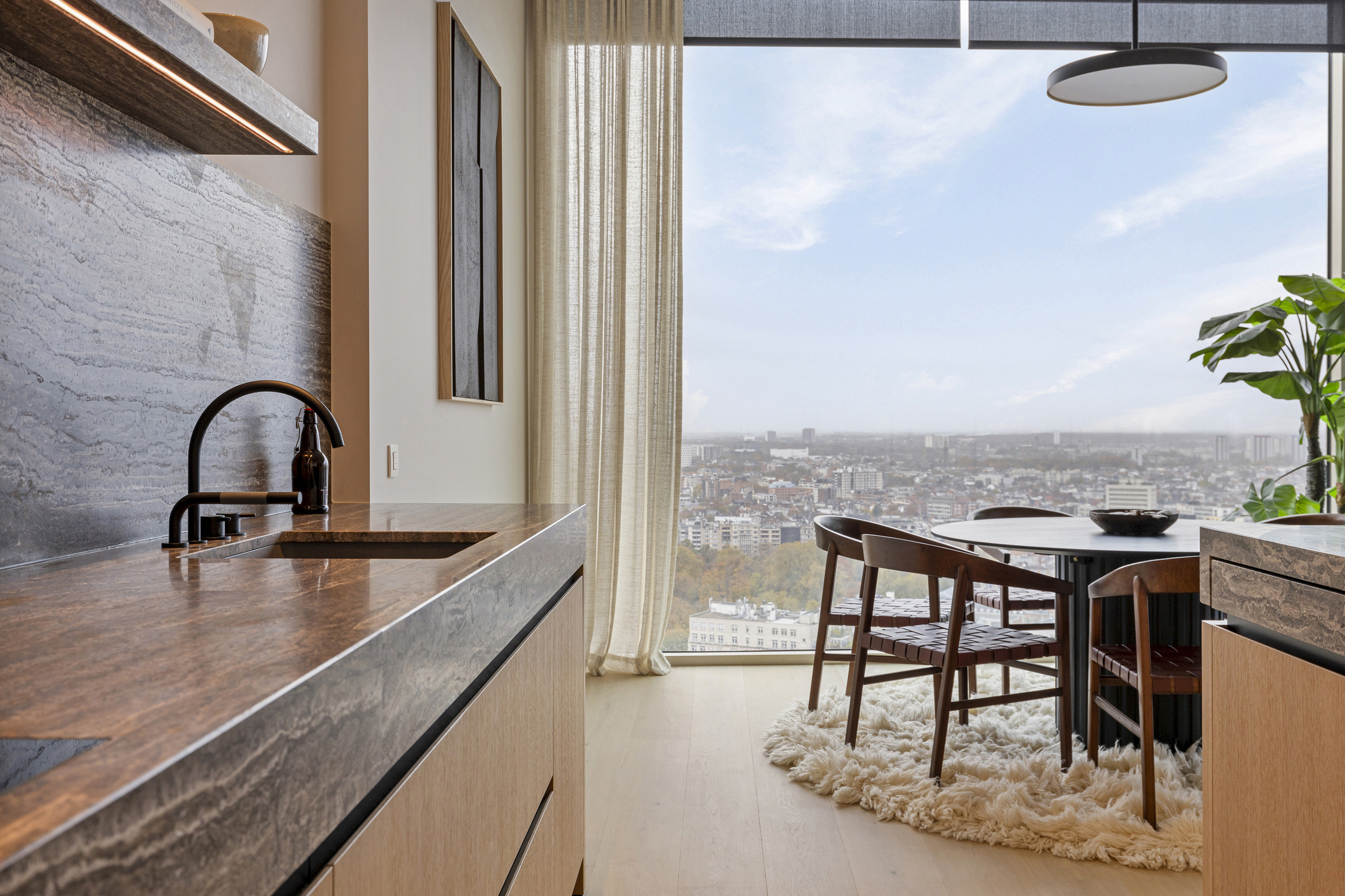 ANTWERPEN - Antwerp Tower  - foto 2