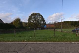 Bouwgrond open bebouwing met straatbreedte 22,58m gelegen langs de verbindingsbaan van Booischot naar Houtvenne. Maximum te bebouwen oppervlakte...