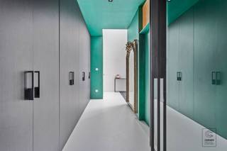 Prachtig en verder af te werken halfopen bebouwing van 320 m², met drie slaapkamers en 2 badkamers op een uiterst rustige locatie te Brecht!...