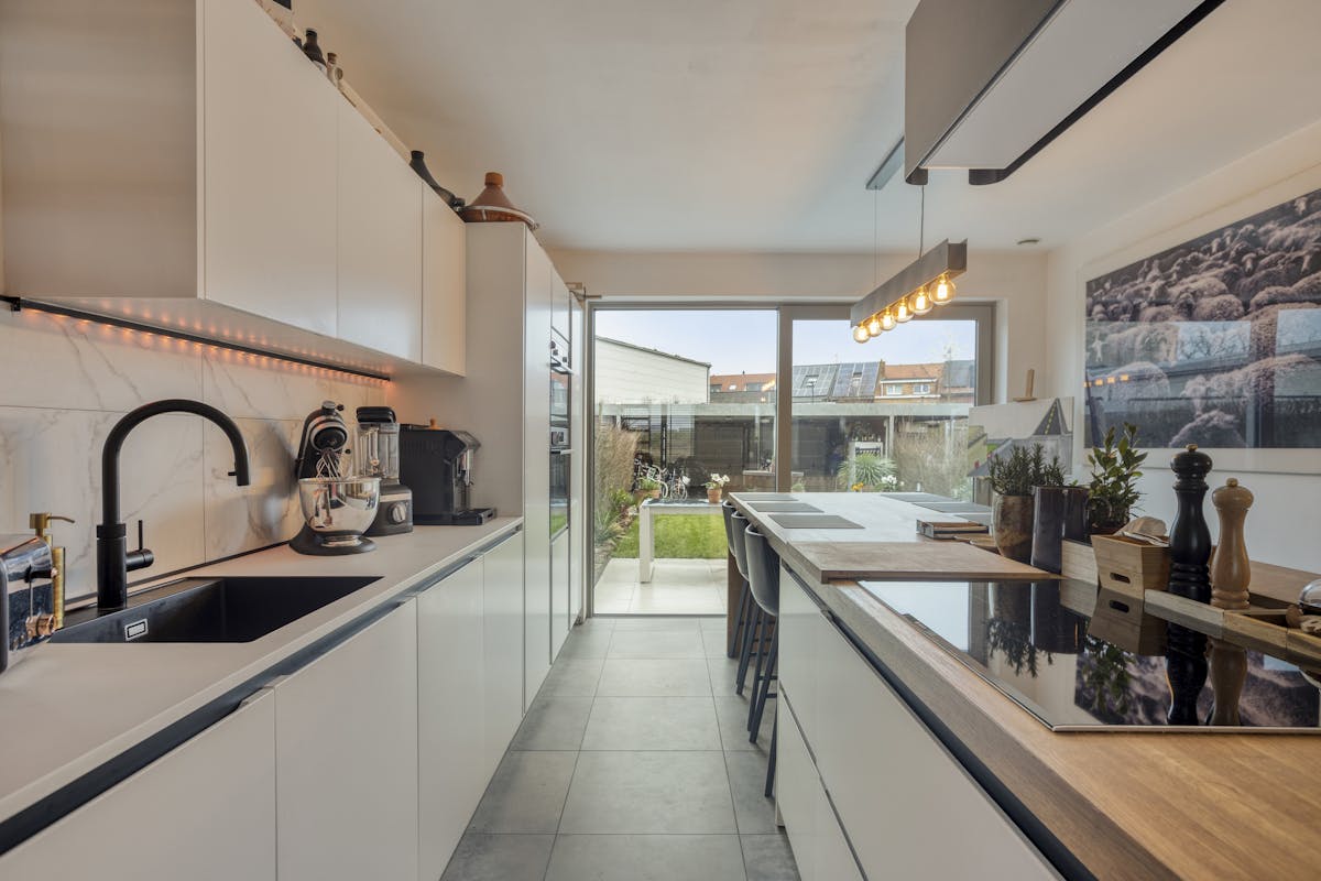 BEN-woning met 4 slaapkamers en 2 carports in het groene Suikerpark te Veurne - foto 5