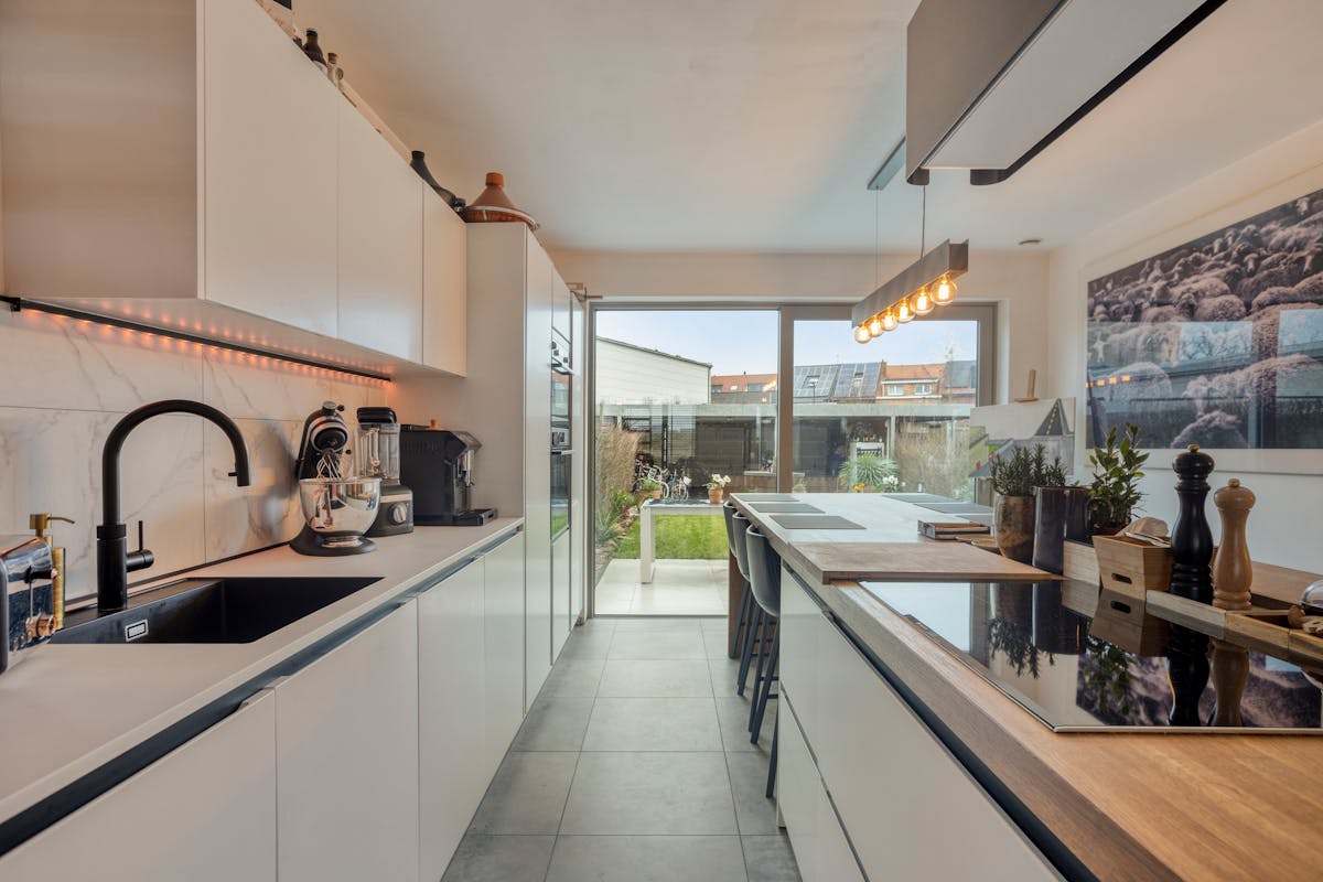 BEN-woning met 4 slaapkamers en 2 carports in het groene Suikerpark te Veurne - foto 5