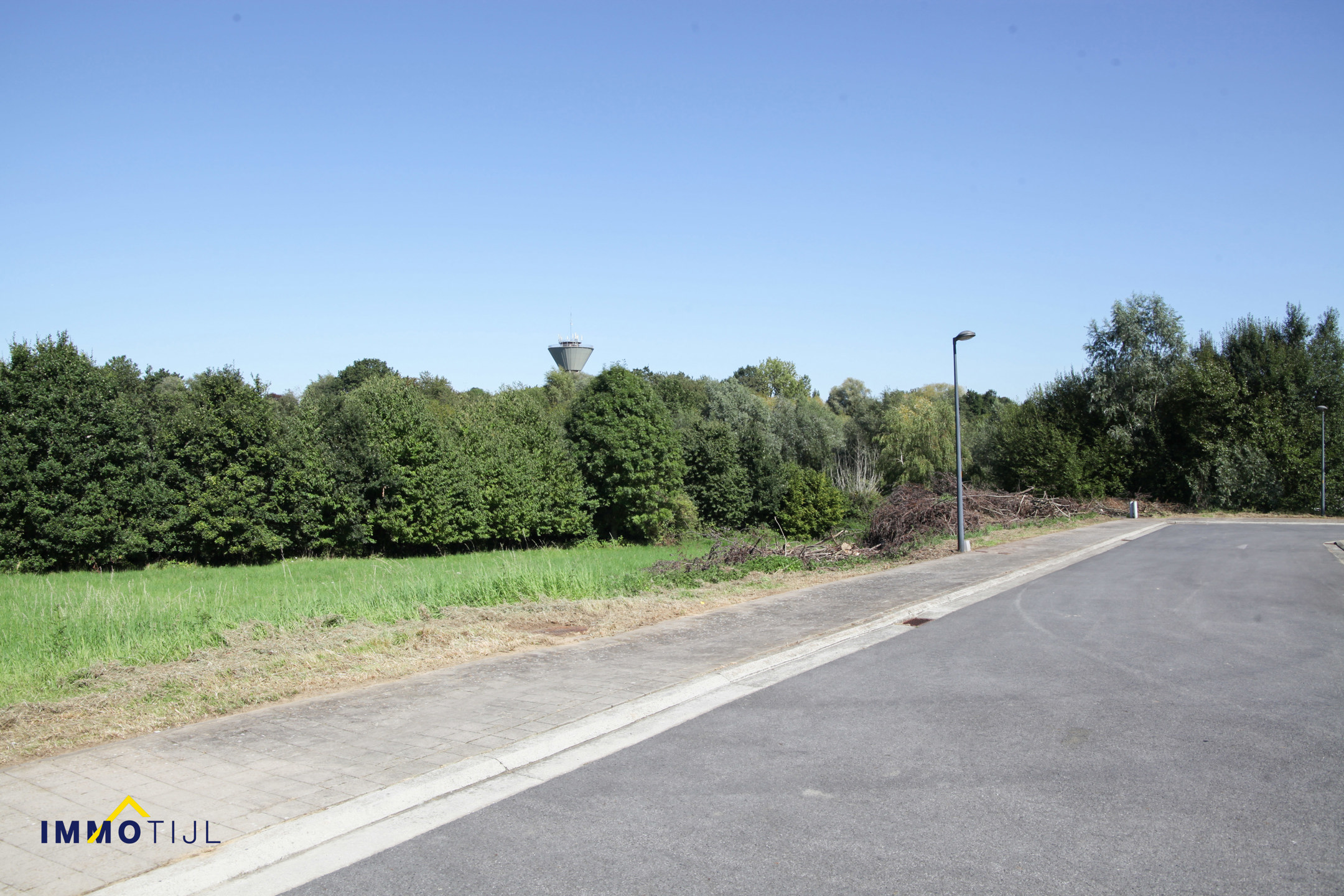 Mooi perceel bouwgrond geschikt voor halfopen woning!  - foto 3