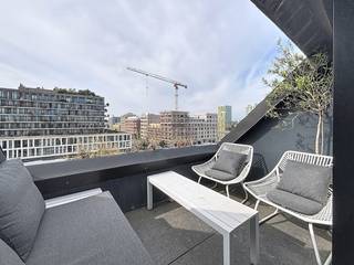 'Eilandje - Cadixwijk': Penthouse appartement met terrassen, g<span>elegen in de trendy 'oude' cadixwijk</span> met prachtig zichten op het Shengenplein en het Kattendijkdok.<span> Tal van hippe en trendy restaurants, de gezellige jachthaven en het openbaar vervoer bevinden zich nabij. </span><br /><br /><strong>Indeling:</strong> Via de lift komt u rechtstreeks in de inkomhal met apart toilet en ruime berging voor aansluiting wasmachine en droogkast, keuken voorzien van inbouwapparatuur, zonnige leefruimte waar u toegang heeft tot een eerste terras met zicht op het groene Shengenplein en het Kattendijkdok, nachthal naar slaapkamers en mezzanine, riante hoofdslaapkamer, 2de slaapkamer, luxueuze badkamer met dubbele lavabo, inloopdouche, en toilet. Mezzanine te gebruiken als bureauruimte of 3de slaapkamer. Terras aan de achterkant met unieke zichten.<br /><br /><strong>Bijzonderheden:</strong>
<ul>
<li><span>Alg. kosten: € 135,-/maand.</span></li>
<li><span>Nutsvoorzieningen individueel.</span></li>
<li>Beschikbaar vanaf 1 oktober.</li>
</ul>