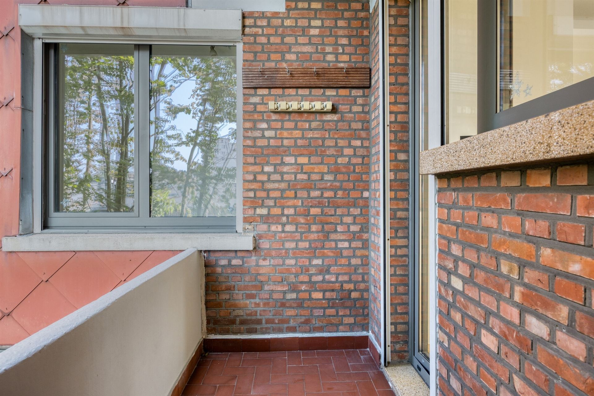 Instapklaar appartement met 2 ruime slaapkamers en terras - foto 5