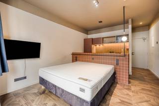 Deze prachtige studio ligt op een droomlocatie in het historische stadscentrum van Leuven. De locatie op de tweede verdieping van een kleinschalig...