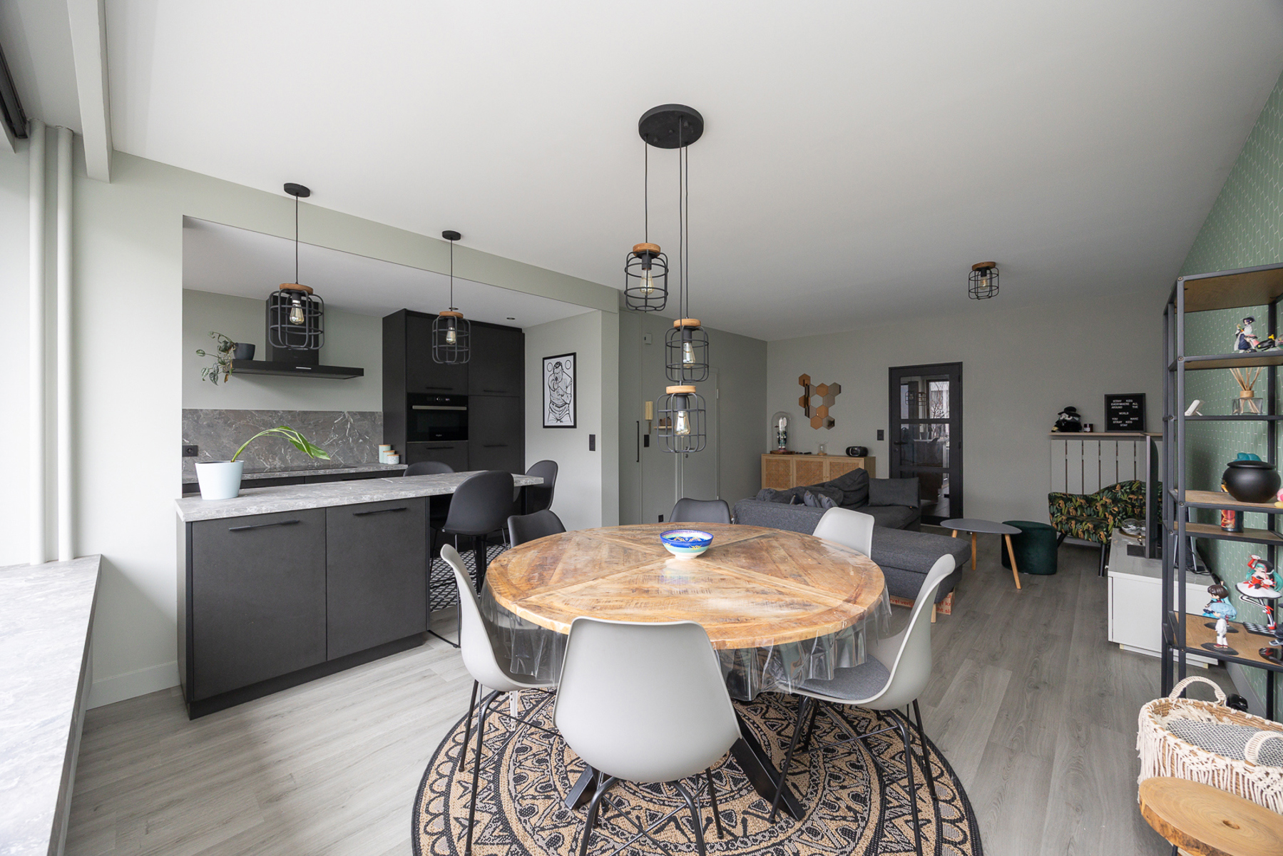 GERENOVEERD APPARTEMENT MET GARAGE  - foto 2