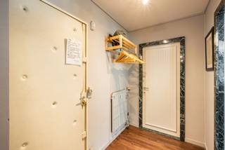 Op een centrale en gegeerde ligging in Antwerpen 2018 bevindt zich dit appartement, momenteel ingericht als een volledig geïndividualiseerde kantoorruimte.<br /><br />De eigendom maakt deel uit van een appartementsgebouw en is formeel gekend als appartement, maar werd functioneel ingericht voor professioneel gebruik. Hierdoor biedt het pand een interessante combinatie van een residentiële basis met een hedendaagse kantoorindeling.<br /><br />Ook de ligging vormt een belangrijke troef. De Gounodstraat bevindt zich in Antwerpen 2018, nabij Harmonie, de Mechelsesteenweg en het stadscentrum. Winkels, horeca, openbaar vervoer en dagelijkse voorzieningen bevinden zich in de onmiddellijke omgeving, terwijl ook de belangrijkste in- en uitvalswegen vlot bereikbaar zijn.<br /><br />Bijzonderheden:<br />- Formeel appartement in een appartementsgebouw<br />- Centrale ligging in Antwerpen 2018<br />- Nabij Harmonie en Mechelsesteenweg<br />- Mogelijk om twee autoboxen bij aan te kopen<br />- Inclusief kelderberging