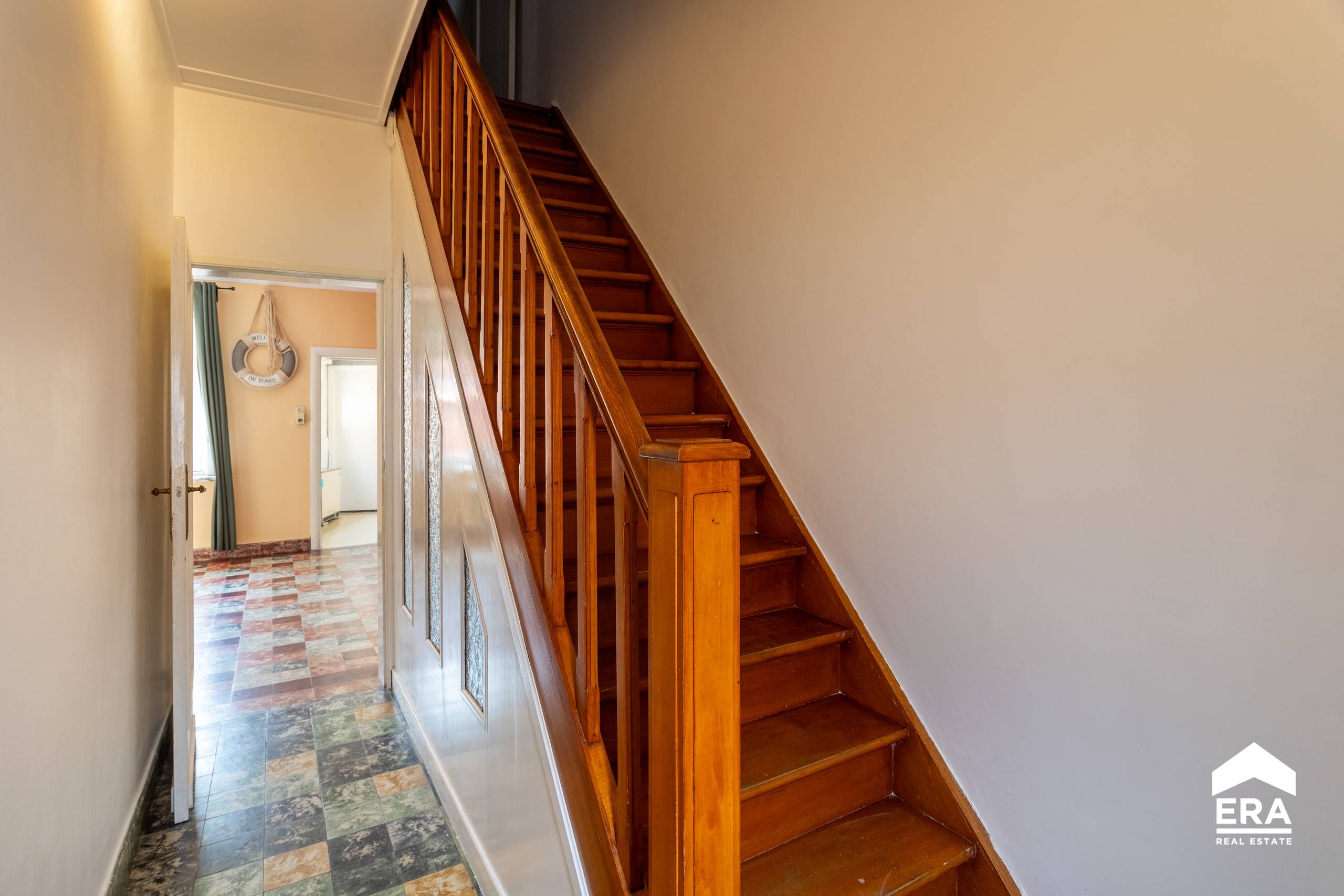 Halfopen bebouwing met 3slpk, garage en tuin - foto 2