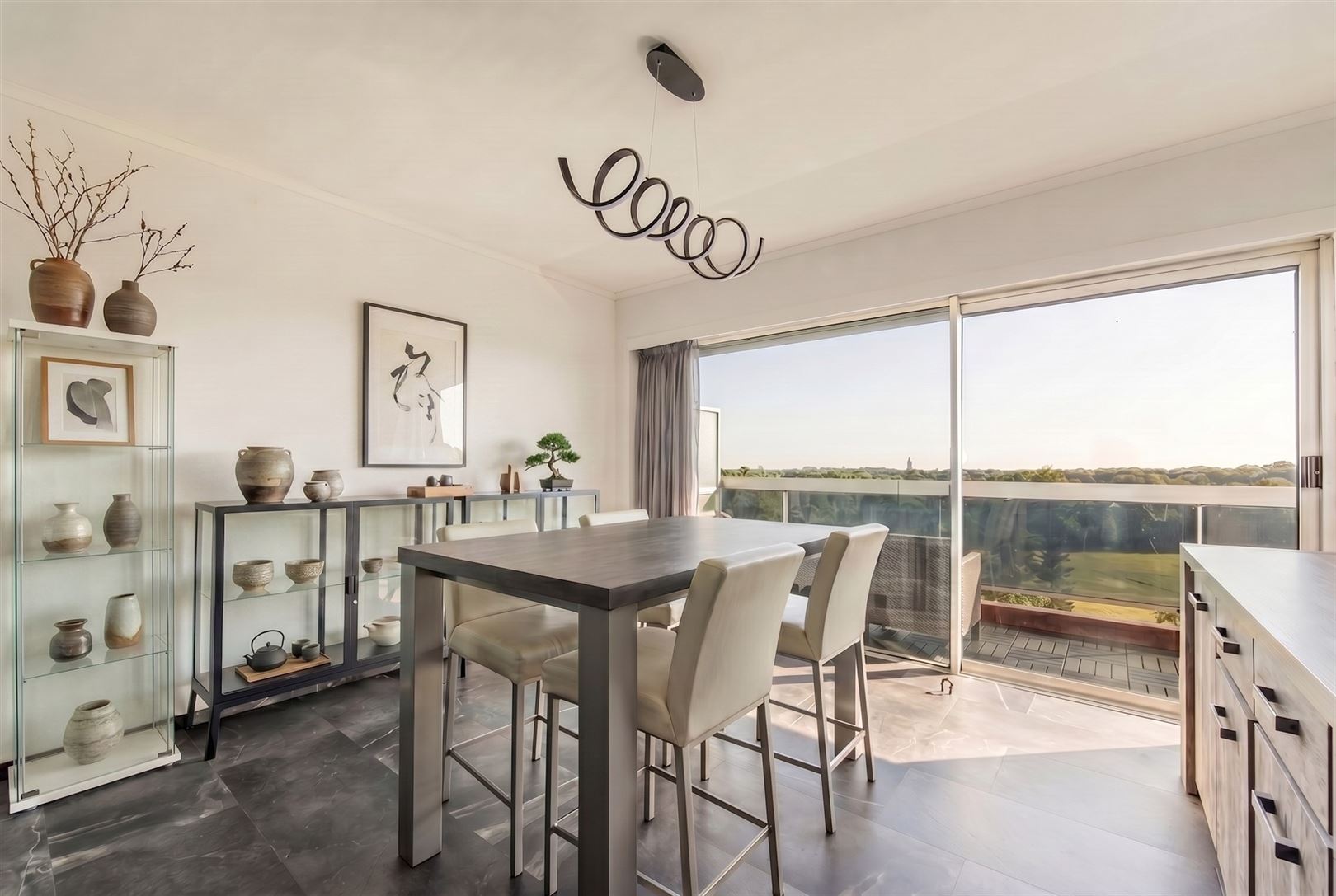 Lichtrijk appartement met panoramisch uitzicht en autostaanplaats - foto 4