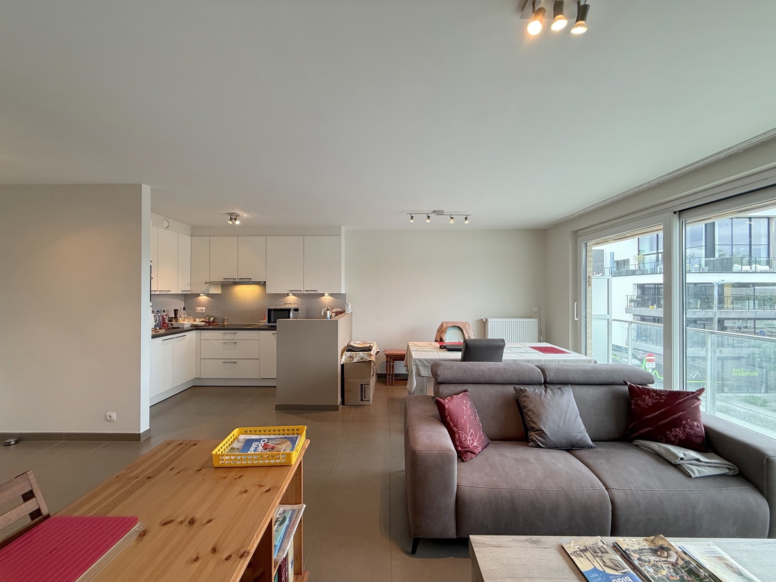 Instapklaar appartement met 2 slaapkamers en terras - foto 2