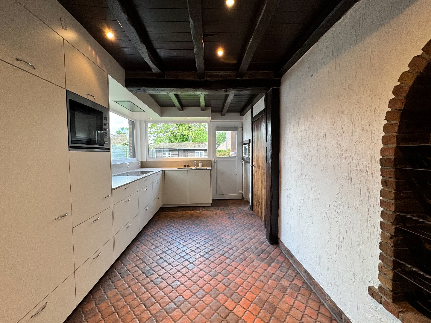 Verzorgde halfopen woning met 3 slaapkamers in rustige doodlopende straat. - foto 5