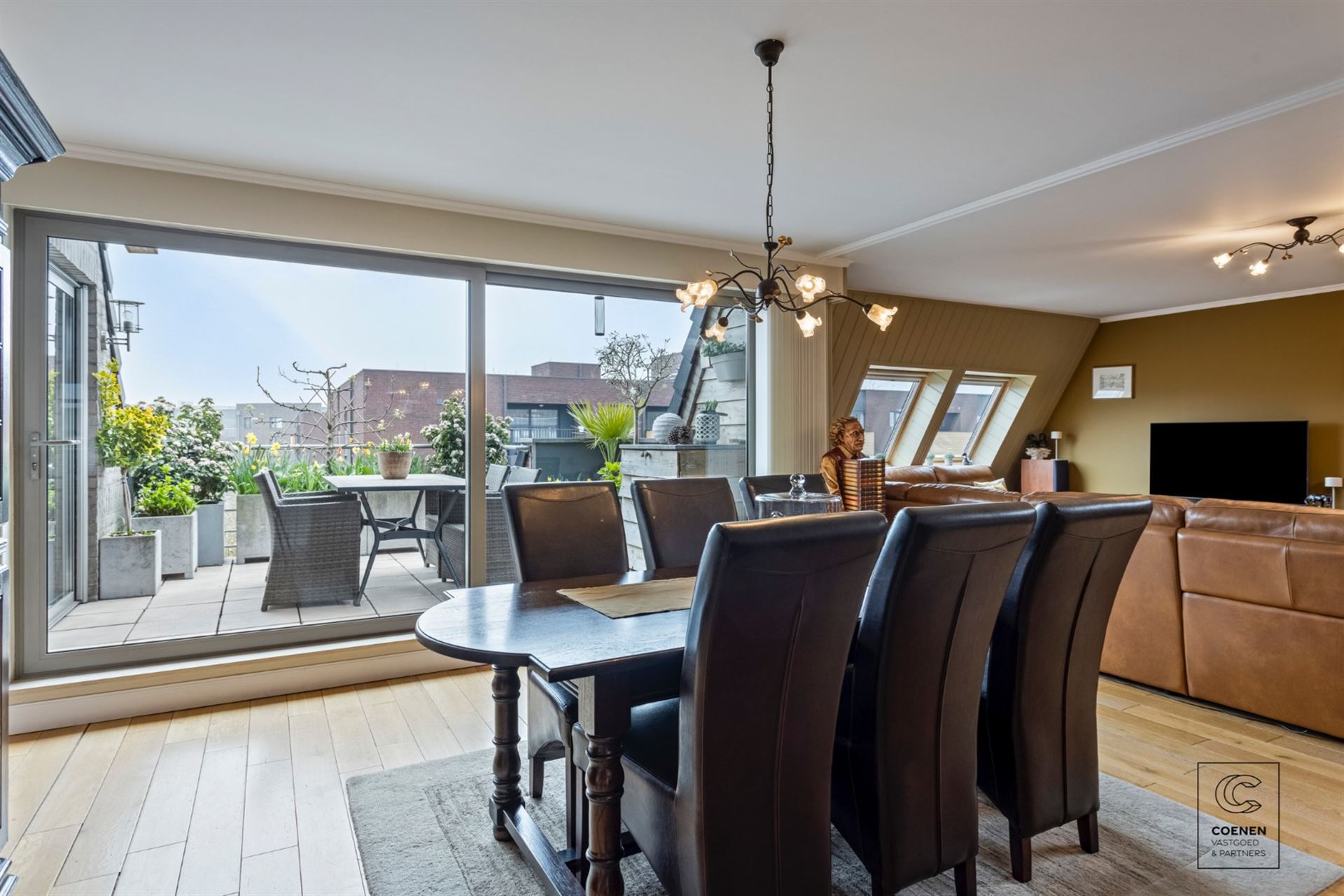 Ruim en stijlvol appartement van 146m² met zonnig terras in Lier! - foto 1